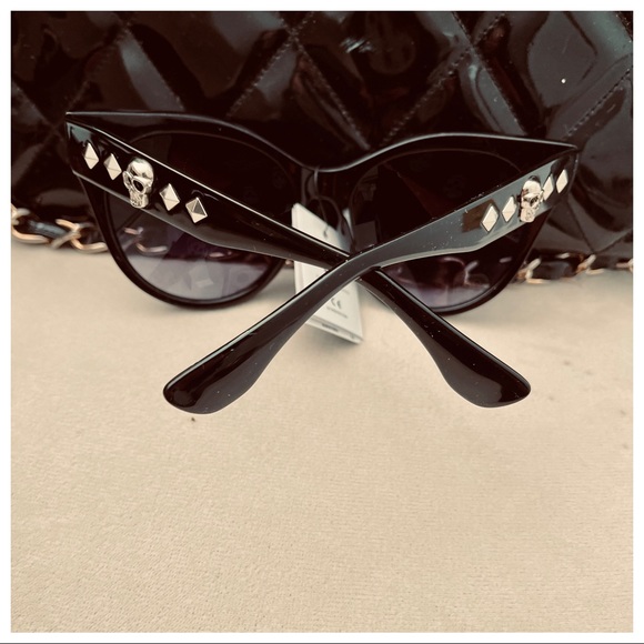 Chic Oversized Cat Eyes Sunglasses - Picture 5 of 5